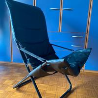 Poltrona in pelle nera