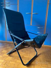 Poltrona in pelle nera