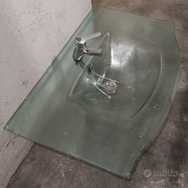 Lavandino in Cristallo usato