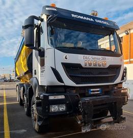 Iveco 4 assi trakker
