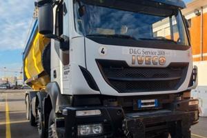 Iveco 4 assi trakker