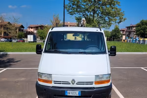 RENAULT MASTER  DOPPIA CABINA CON GRU 7 POSTI 