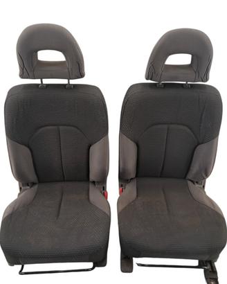Coppia sedili anteriori Mitsubishi Pajero V60 2003