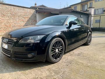 Audi TT 2.0t fsi