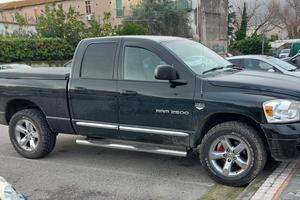 DODGE RAM 2500 5.7 HEMI Laramie