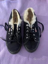 Scarpe Superga con pelo bianco interno. N. 37
