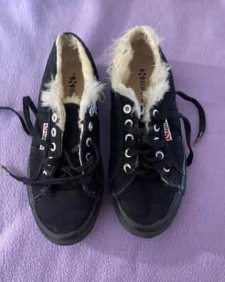 Scarpe Superga con pelo bianco interno. N. 37