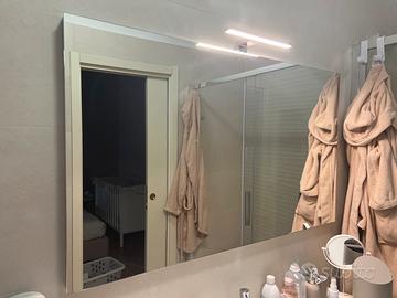 Specchio con lampada led Mobiltesino