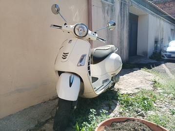 Piaggio vespa 300 gts