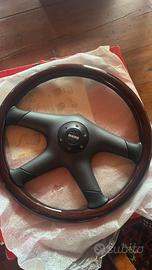 Volante momo radica
