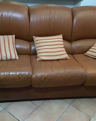 Divano letto e due poltrone