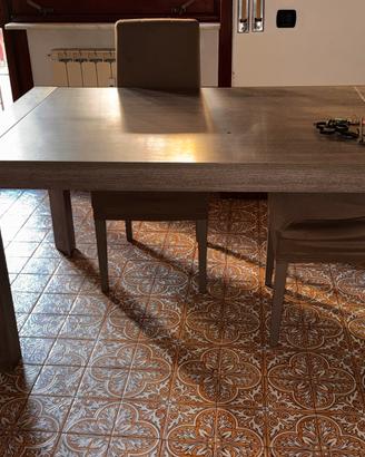 Tavolo in legno