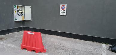Posto auto per ricarica veicoli elettrici 22 kW