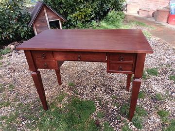 SCRIVANIA À CINQUE CASSETTI