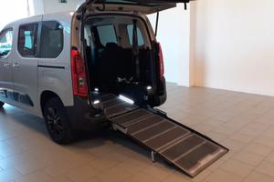 Berlingo benzina trasporto disabili pedana €6