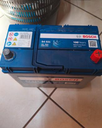 batteria auto bosch 45ah  S4 021