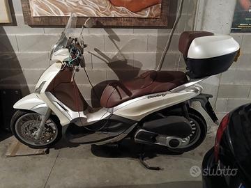 Piaggio Beverly 300