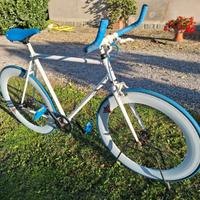 Bicicletta a scatto fisso