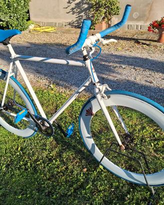 Bicicletta a scatto fisso