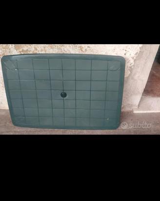 Tavolo in plastica smontabile 