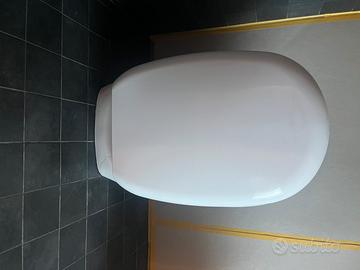 WC e bidet sospesi moderni