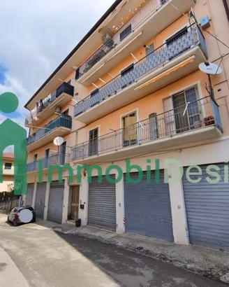 Appartamento di 125 m² con più di 5 locali e box a