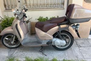 Moto Scarabeo 150
