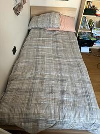 Letto IKEA con contenitore e materasso