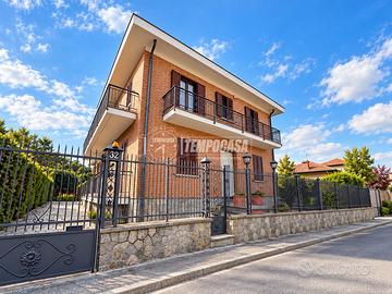 Villa Bifamiliare a Alpignano 8 locali
