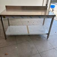 Tavolo  da lavoro in acciaio