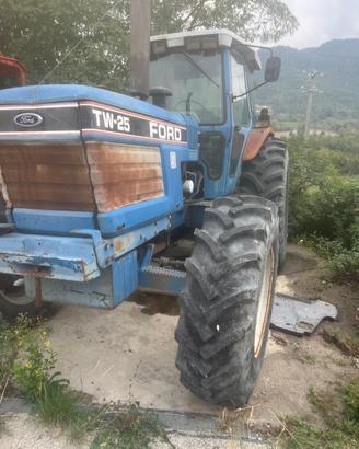 trattore ford tv 25
