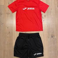 Completo sportivo maglia e pantaloncini nuovo