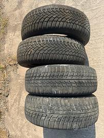 Gomme 205/60/16