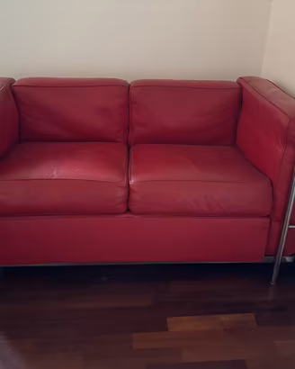 Divani in pelle rossa