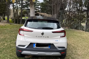 captur plug ibrida usata