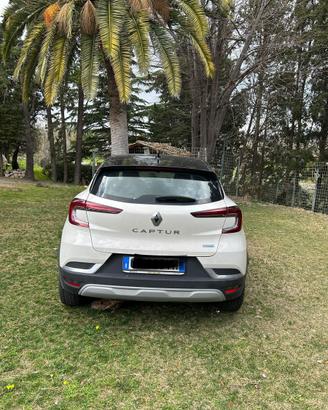captur plug ibrida usata