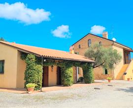 LA CASA DEI TUOI SOGNI immersa in un oasi di verde