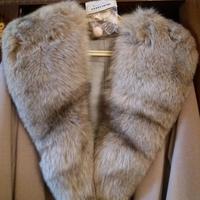 Cappotto con collo di volpe