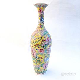 Vaso in porcellana fine cinese traslucida