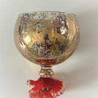 PARTICOLARE CALICE A COPPA DI VETRO DI MURANO