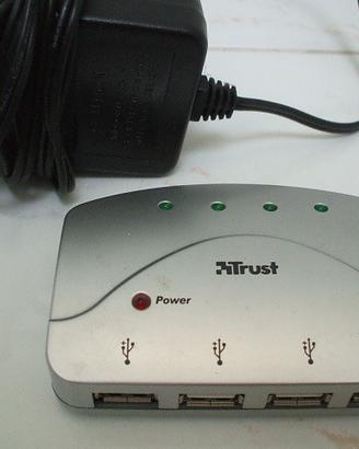Replicatore Hub 4 porte USB con alimentatore