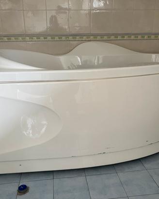 Vasca da bagno ad angolo