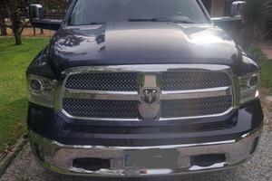 DODGE RAM 1500 5.7  V8  LONG HORN