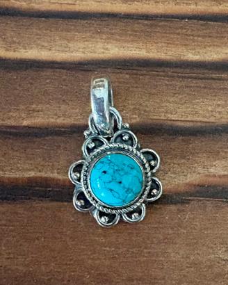Ciondolo in argento con turchese