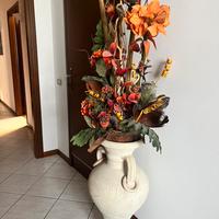 Vaso con fiori finti