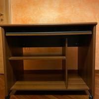 SCRIVANIA PORTA PC, PRATICA ELEGANTE E ROBUSTA