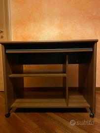 SCRIVANIA PORTA PC, PRATICA ELEGANTE E ROBUSTA