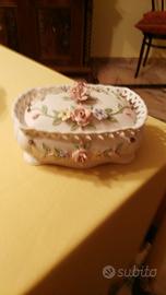 Porta gioie in porcellana di Capodimonte antico