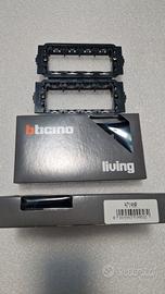 2 Placche nere 2 supporti living classic  NUOVO 