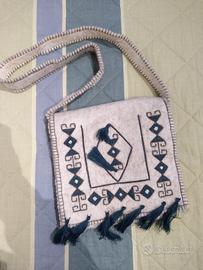 Borsa artigianale in lana